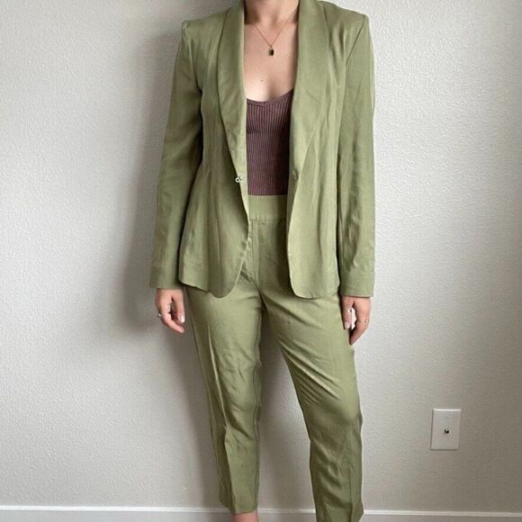 The Classics Paris NWT Womens Celeste Green Minimalist Blazer Trouser Set Sz M - Picture 1 of 11